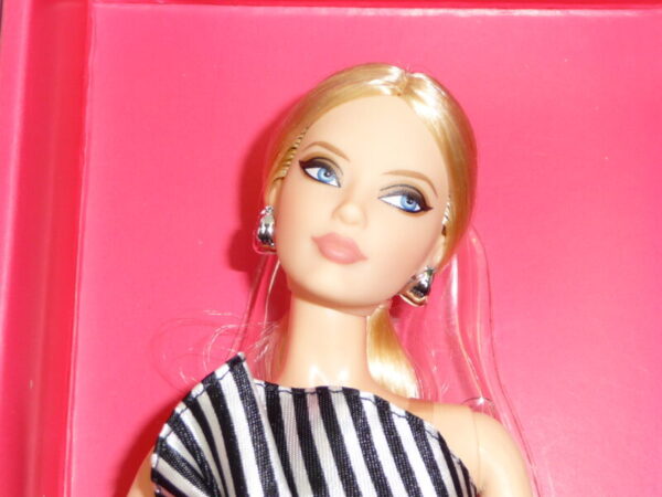 Barbie 2018 Paris Convention Striking in Stripes Doll - Image 7